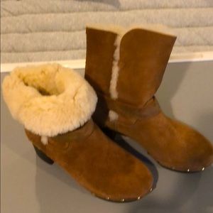 Ugh boots size 5